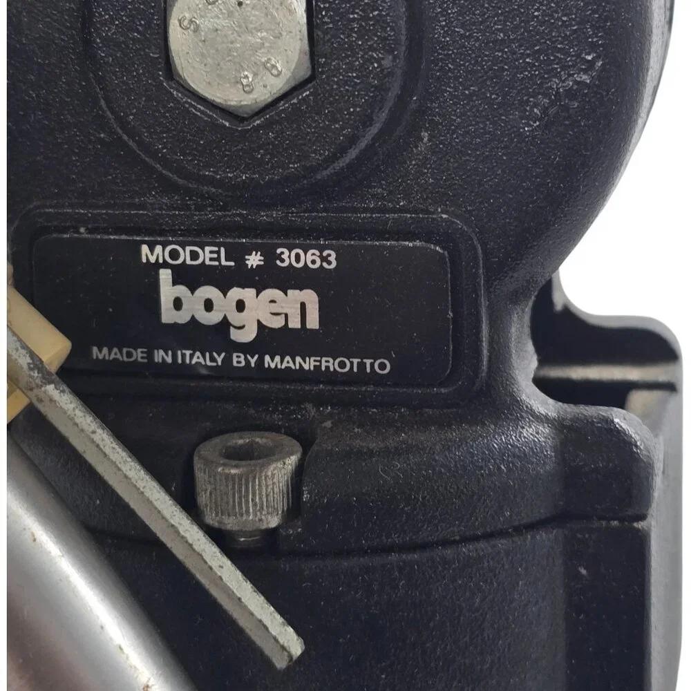 Bogen 3011 Professional Camera Tripod w/ 3063 Pan Tilt Fluid Head Made in Italy
